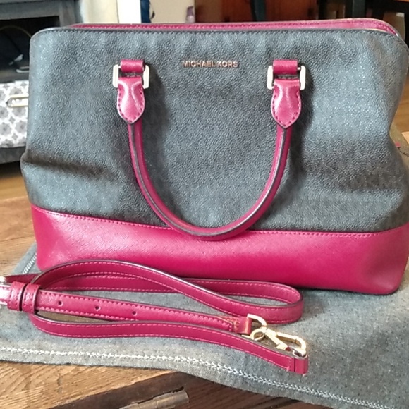 Michael Kors Savannah Large Satchel - Picture 15 of 16